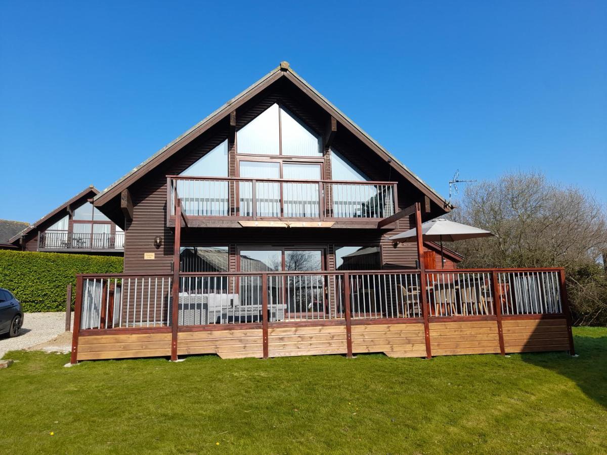 3 Bed Lodge With Ev Point Truro Exterior photo