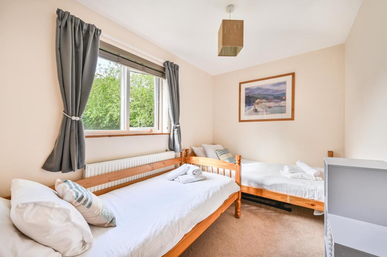 3 Bed Lodge With Ev Point Truro Exterior photo