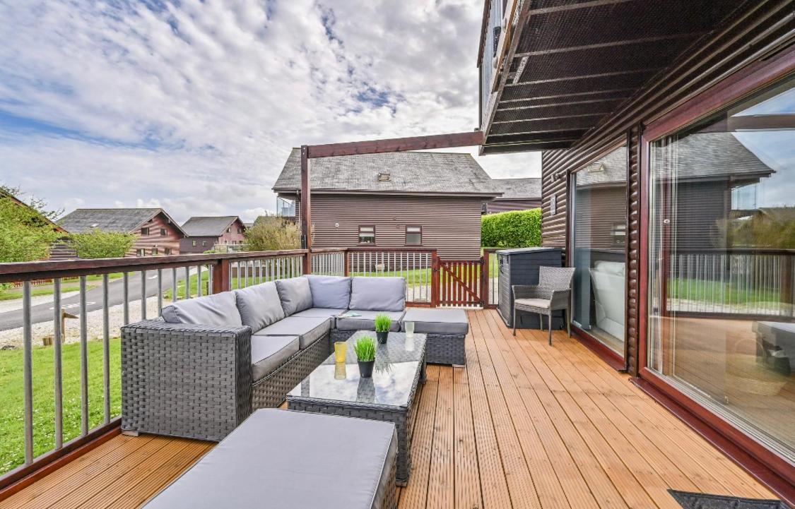 3 Bed Lodge With Ev Point Truro Exterior photo