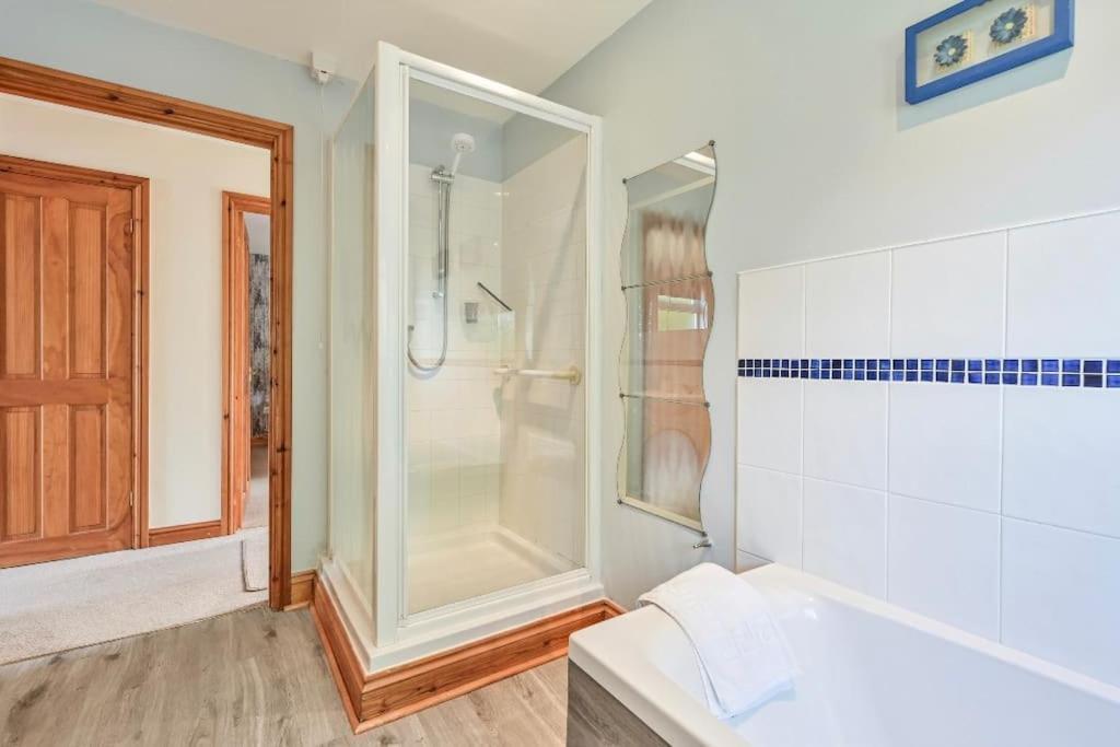 3 Bed Lodge With Ev Point Truro Exterior photo